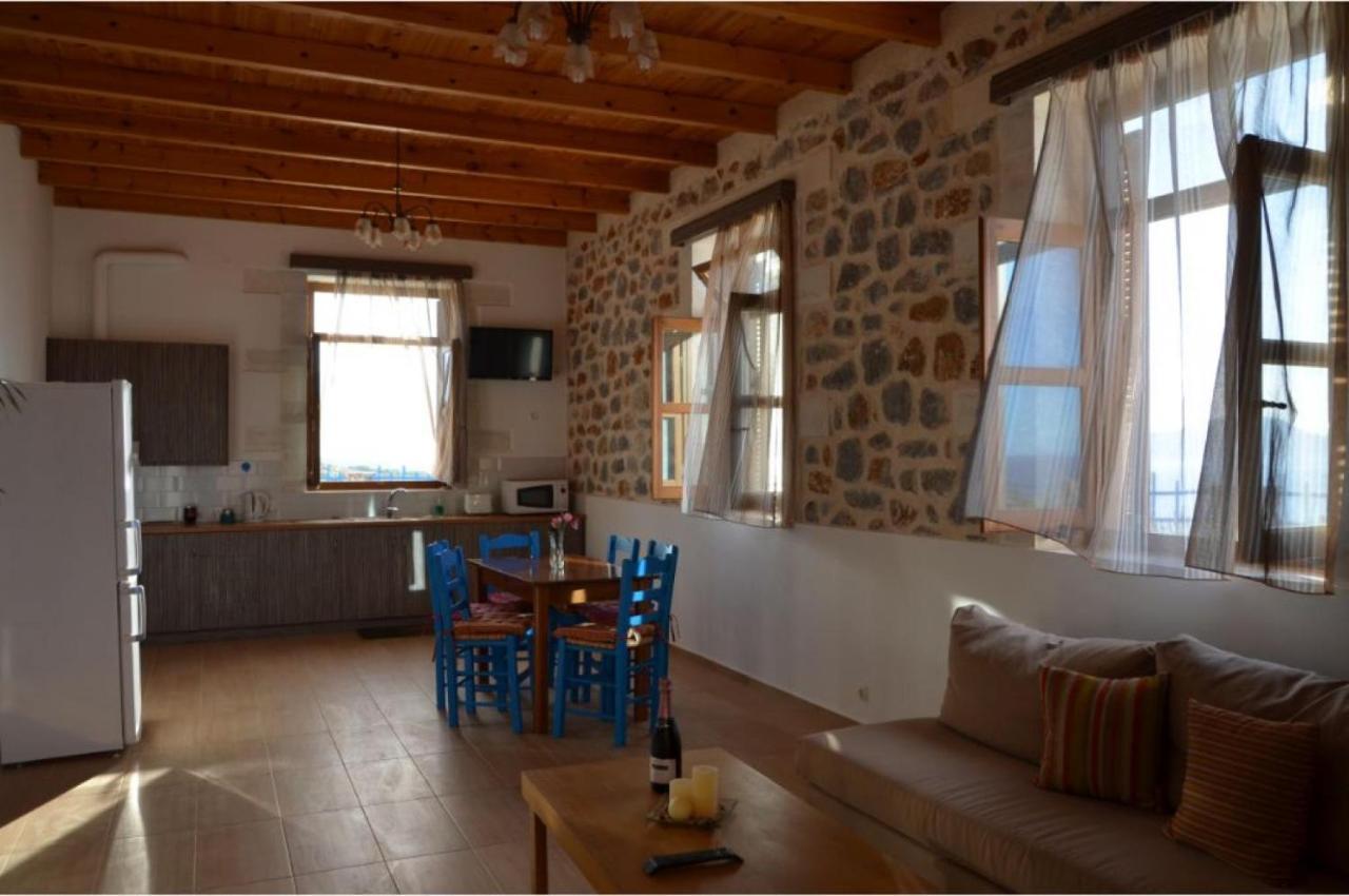Petres  Stone Villa I In Petres מראה חיצוני תמונה