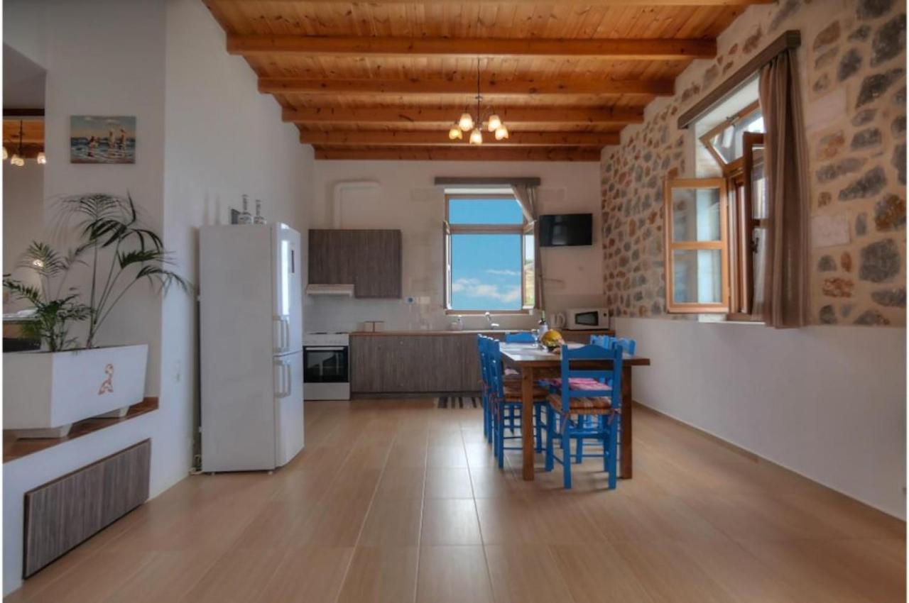 Petres  Stone Villa I In Petres מראה חיצוני תמונה